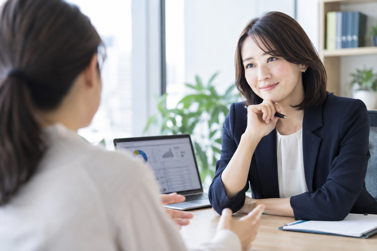 AIツールを使いながら求職者を支援するキャリアアドバイザー