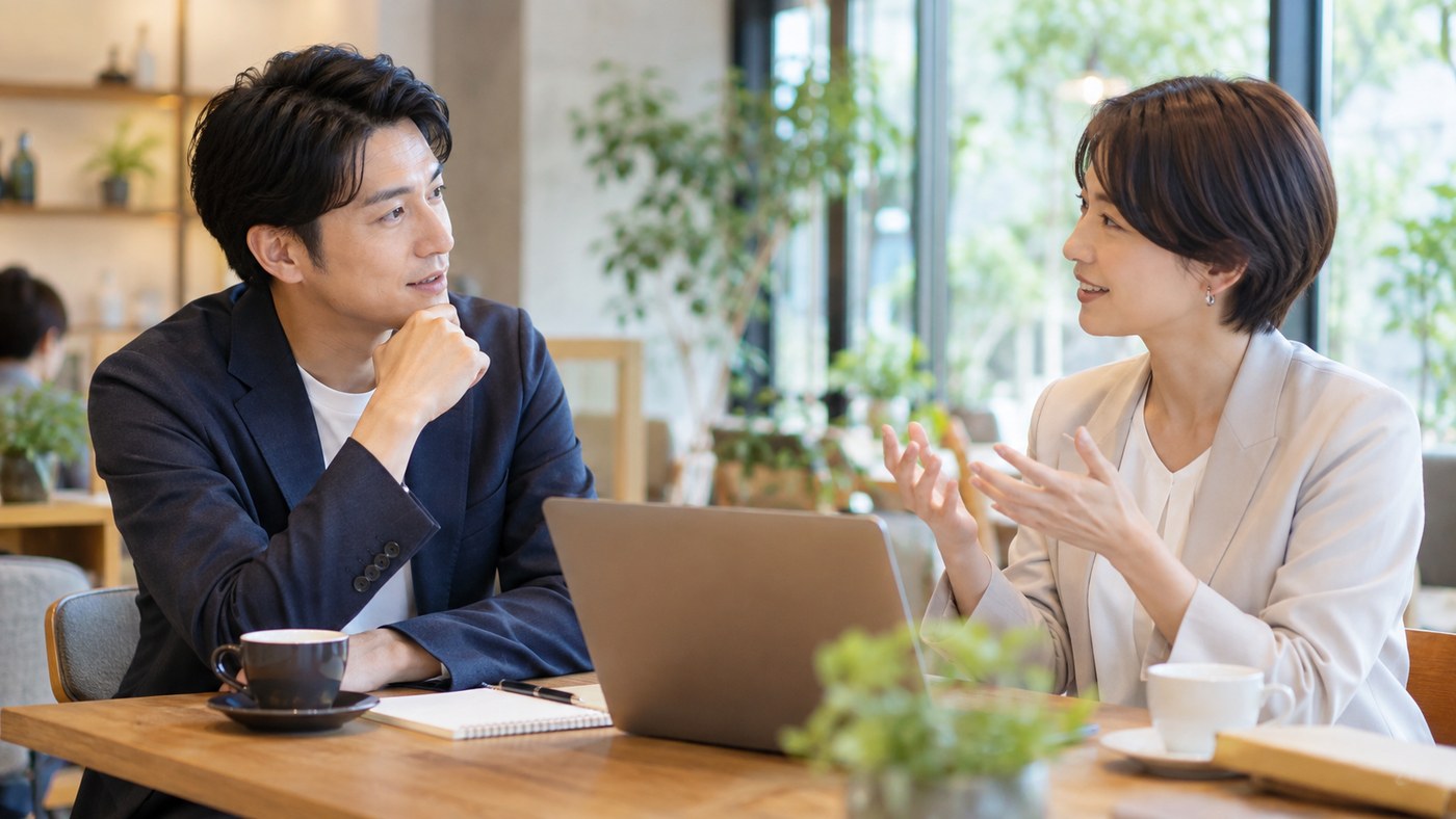 仕事を変えるか会社を変えるか第三者と相談する会社員